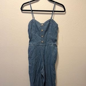 Hollister Button Cropped Jumpsuit in Chambray (Size Small Petite)
